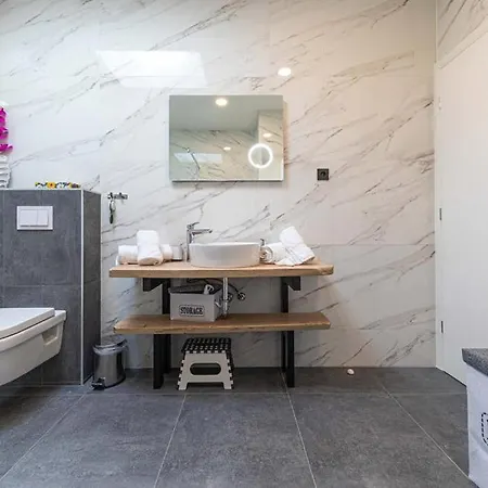 شقة Premium With Jacuzzi تروغير