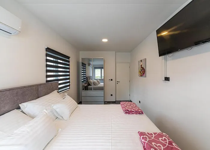 Premium With Jacuzzi Appartement Trogir