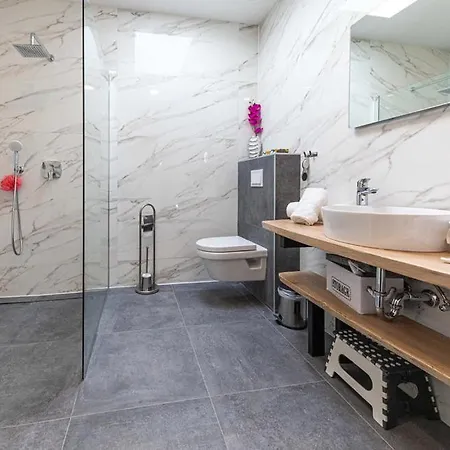 Premium With Jacuzzi Apartman *